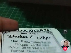 Viral Undangan Pernikahan Unik, Cuma Selembar Kertas Bonus Penyedap Masakan