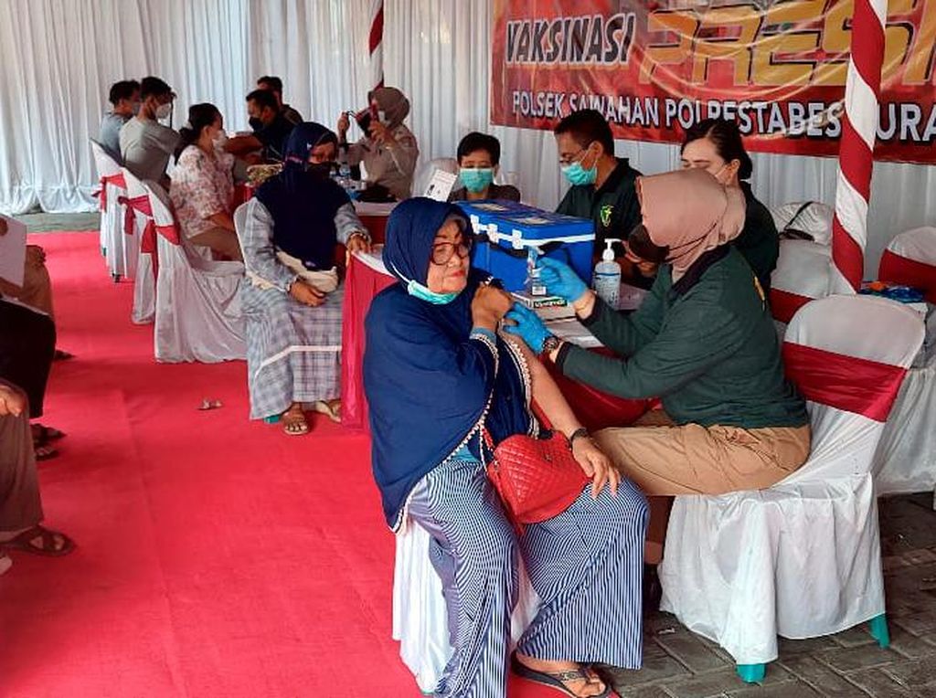 Polisi di Surabaya Gencarkan Vaksinasi Antisipasi Lonjakan Kasus COVID-19