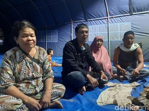 Cerita Pemulung Korban Kebakaran di Kendari, Tabungan Rp 10 Juta Ludes Cerita Pemulung Korban Kebakaran di Kendari, Tabungan Rp 10 Juta Ludes