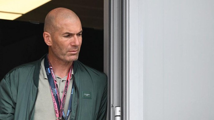 Zinedine Zidane French football coach and former player Zinedine Zidane watches from a balcony the Monaco Formula 1 Grand Prix at the Monaco street circuit in Monaco, on May 29, 2022. (Photo by CHRISTIAN BRUNA / POOL / AFP) (Photo by CHRISTIAN BRUNA/POOL/AFP via Getty Images)