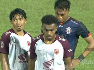 Babak Pertama Arema Vs PSM: Gol Cepat Pluim Bikin Juku Eja Unggul 0-1