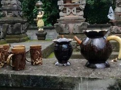 Kreatif, Ketut Selamet Ubah Batok Kelapa Jadi Aneka Bentuk Kerajinan