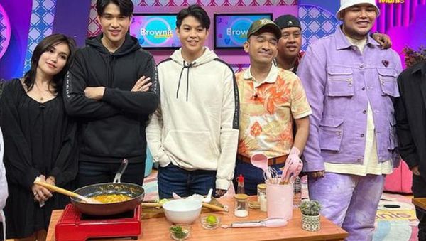 Gaya Keren Victor MasterChef Saat Masak hingga Kulineran Gaya Keren Victor MasterChef Saat Masak hingga Kulineran