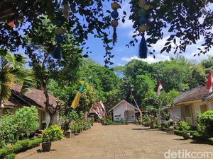 5 Mitos hingga Makna Kampung Pulo Garut yang Penuh Toleransi 5 Mitos hingga Makna Kampung Pulo Garut yang Penuh Toleransi