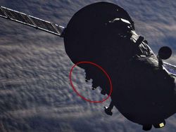 Kosmonaut Lihat Dua Pasang Mata Mengamati ISS, Alien?