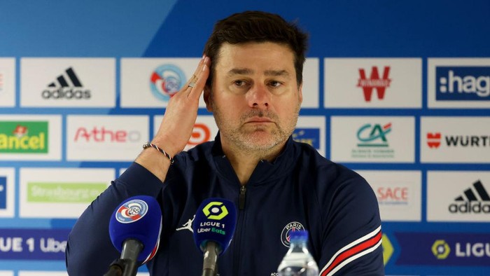 STRASBOURG, FRANCE - APRIL 29: Coach of PSG Mauricio Pochettino answers to the media during the post-match press conference following the Ligue 1 Uber Eats match between RC Strasbourg Alsace (RCSA) and Paris Saint-Germain (PSG) at Stade de la Meinau on April 29, 2022 in Strasbourg, France. (Photo by John Berry/Getty Images)