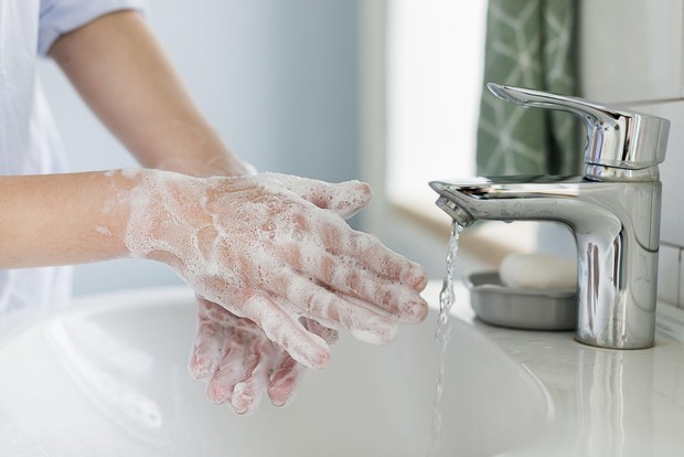 mencuci tangan dapat mencegah penularan kuman hingga virus
