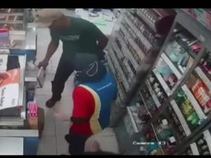 Viral Kawanan Berpistol Rampok Minimarket di Jaktim di Siang Bolong