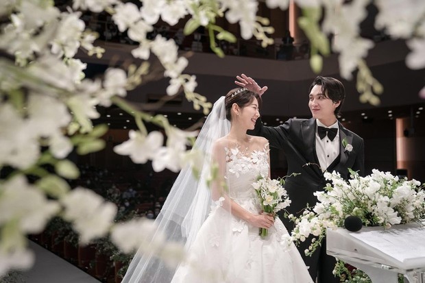 Potret pernikahan Choi Tae Joon dan Park Shin Hye
