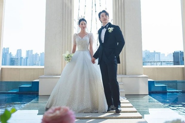 Potret pernikahan Hoon (U-KISS) dan Hwang Ji Sun