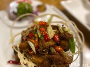 Puluhan Hidangan China Peranakan yang Lezat Ini Ada di Hotel Bintang 4 Karawang