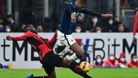 Fikayo Tomori catatkan 79,3 persen sukses tekel. Tomori yang musim panas lalu dibeli AC Milan dari Chelsea, memang bersinar terang di Serie A (Getty Images)