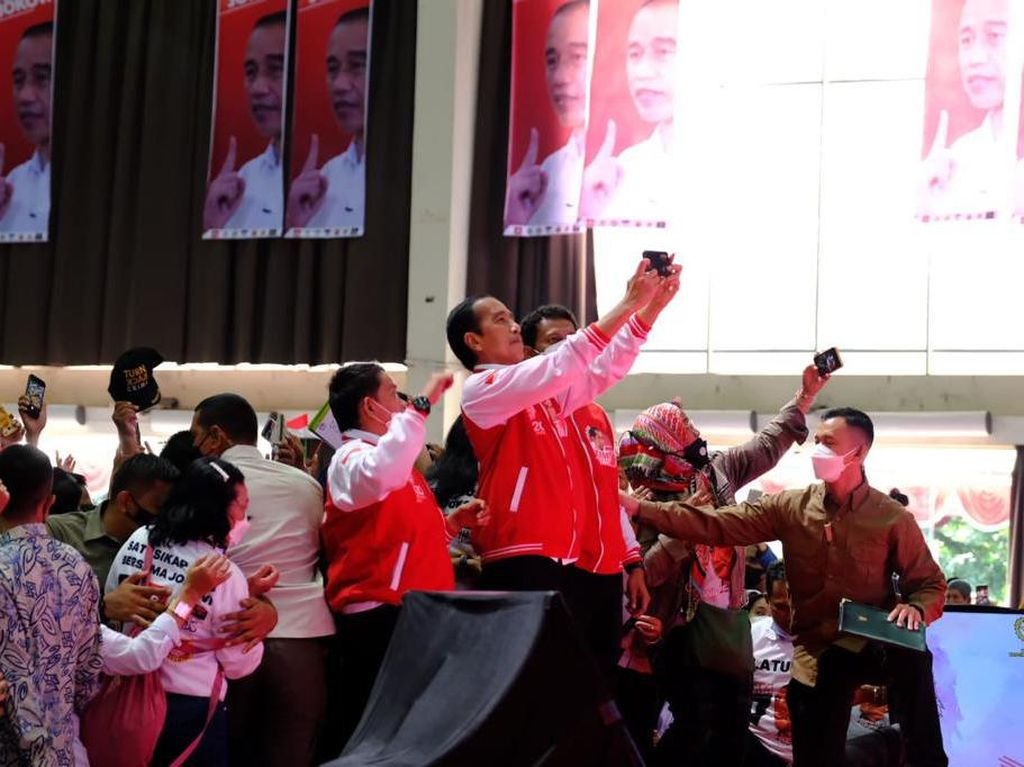 Pengamat Prediksi Relawan Jokowi Bakal Bikin Partai