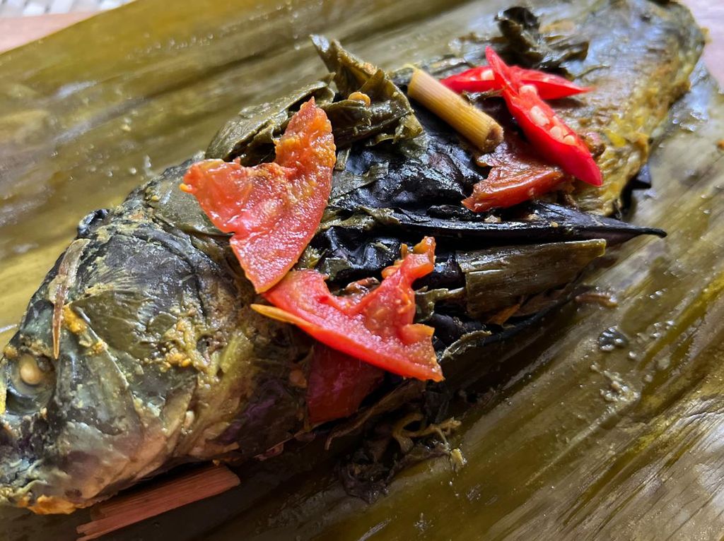 Resep Pepes Ikan Mas Bumbu Iris yang Sedap Aromanya Resep Pepes Ikan Mas Bumbu Iris yang Sedap Aromanya