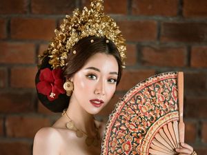 5 Potret Sunny Dahye Tampil Bak Pengantin Bali, Anggun Mempesona