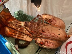 Vespa Berbahan Tembaga Mejeng di Bali, Dijual Rp 1 Miliar!