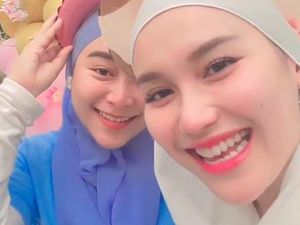 Ayu Ting Ting Bikin Pangling! Pakai Hijab di Perayaan Ultah Adik Ayu Ting Ting Bikin Pangling! Pakai Hijab di Perayaan Ultah Adik