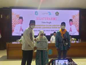 Calon Jemaah Haji Asal Lamongan Ini Belum Bisa Berangkat Terkendala Visa