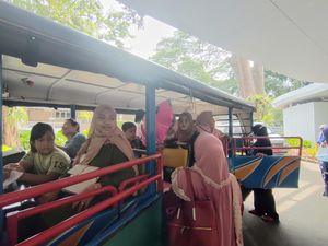 Cerita Warga Naik Odong-odong dari Tanjung Duren ke Tebet Eco Park