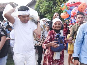 Dedi Mulyadi Bagikan 1.000 Paket Ikan Hidup di Kabupaten Bekasi