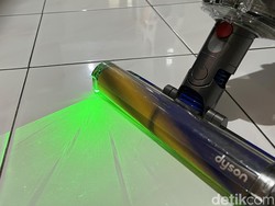 Review Dyson V12 Detect Slim, Penyedot Debu dengan Sinar Laser