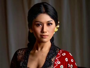 Erina Gudono Kaget Dikira Netizen Jadi Pacar Gibran, Bukan Kaesang Erina Gudono Kaget Dikira Netizen Jadi Pacar Gibran, Bukan Kaesang