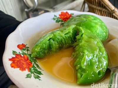 Sorabi Hijau Legendaris di Karawang Ini Omzetnya Seharga Motor Baru!