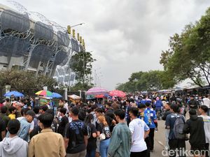 Jelang Persib Vs Bali United, Bobotoh Mulai Padati Stadion GBLA