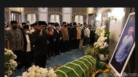 Saat Ridwan Kamil Pimpin Salat Jenazah Eril