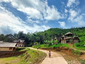10 Kampung Adat Sunda yang Masih Bertahan di Jawa Barat 10 Kampung Adat Sunda yang Masih Bertahan di Jawa Barat