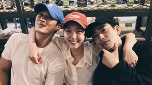 Kim Go Eun Akrab Bareng Mantan dan Pacar Baru di Yumis Cells 2