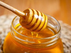 8 Manfaat Madu untuk Wajah dan Cara Optimal Menggunakannya