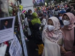 Sambutan Hangat untuk Eril di Negeri yang Menguntai Jutaan Doa