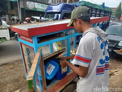 Sisi Lain di Lokasi Makam Eril, Pedagang Bakso Raup Untung Ganda