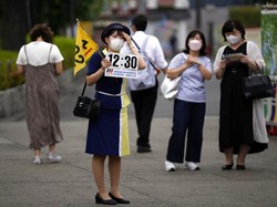 Jepang Damai dengan COVID, Eh Kasusnya Naik Jadi 200 Ribu per Hari