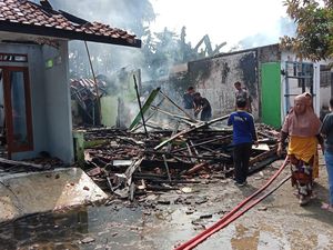 3 Rumah di Pangandaran Kebakaran, Diduga Konsleting Listrik 3 Rumah di Pangandaran Kebakaran, Diduga Konsleting Listrik