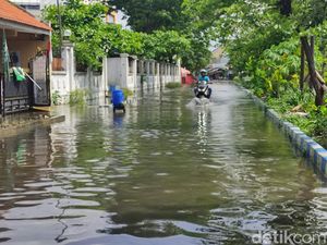 Permukiman di Waru Banjir, Pemkab Sidoarjo Akui Saluran Air Kurang Optimal Permukiman di Waru Banjir, Pemkab Sidoarjo Akui Saluran Air Kurang Optimal