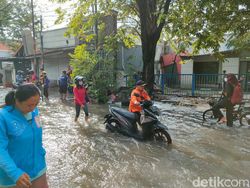 Solusi Pemkot Agar Banjir Setinggi Lutut Tak Terulang Lagi di Rungkut