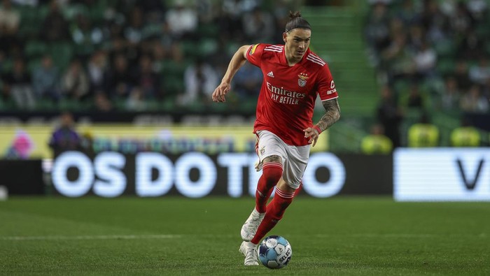LISBON, PORTUGAL - APRIL 17: Darwin Nunez of SL Benfica during the Liga Portugal Bwin match between Sporting CP and SL Benfica at Estadio Jose Alvalade on April 17, 2022 in Lisbon, Portugal. (Photo by Carlos Rodrigues/Getty Images)