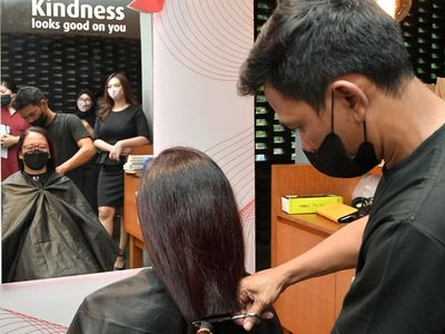 Donasi Rambut untuk Berbagi Wig ke Penderita Kanker