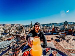 Selain Jago Tinju, Ini Potret El Rumi yang Hobi Makan Enak