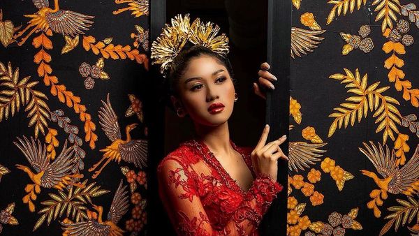 7 Potret Erina Gudono yang Digosipkan Dekat dengan Kaesang