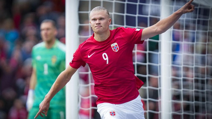 Norways forward Erling Braut Haaland celebrates scoring the 2-0 goal from the penalty spot during the UEFA Nations League football match Norway v Sweden in Oslo, Norway, on June 12, 2022. - - Norway OUT (Photo by Beate Oma Dahle / NTB / AFP) / Norway OUT (Photo by BEATE OMA DAHLE/NTB/AFP via Getty Images)