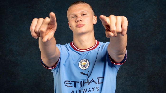 MANCHESTER, ENGLAND: In this photo released on June 13, 2022 Manchester City unveil new signing Erling Haaland at Manchester City Football Academy in Manchester, England. (Photo by Lynne Cameron - Manchester City/Manchester City FC via Getty Images)