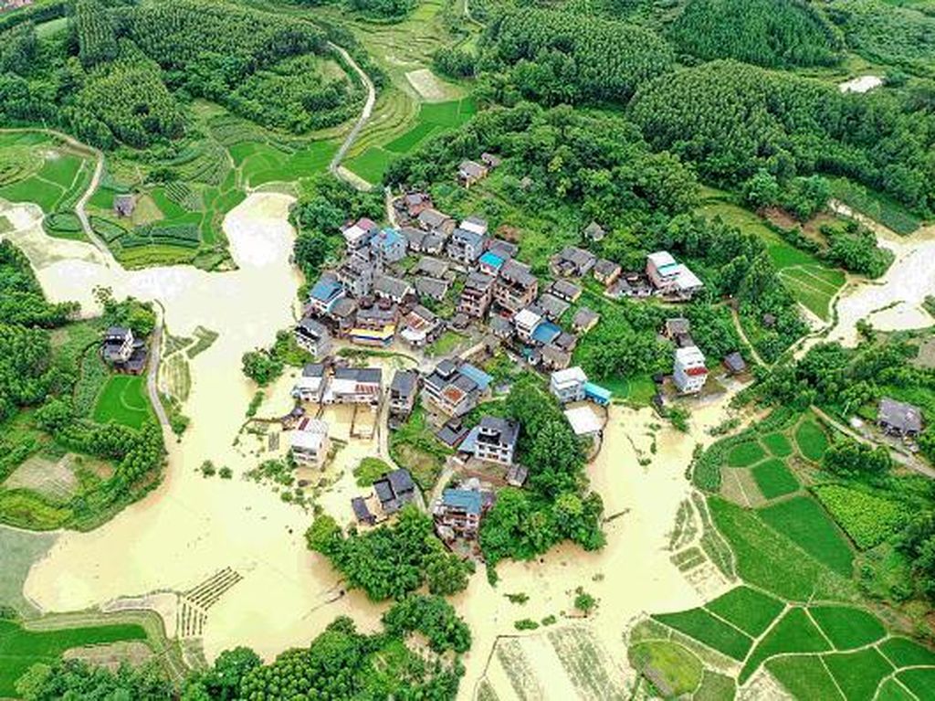 Foto Udara Perdesaan di China yang Terendam Banjir Foto Udara Perdesaan di China yang Terendam Banjir