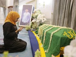 Gubernur Khofifah Ajak Masyarakat Mengikuti Sikap Istikamah Eril