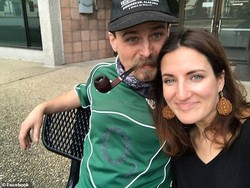 Taruh Bunga di Makam Kekasih, Pria Ini Malah Didenda Rp 4,3 Juta