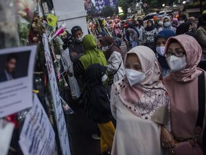Jelang Pemakaman Eril, Lihat Lagi Momen Pelayat Padati Gedung Pakuan