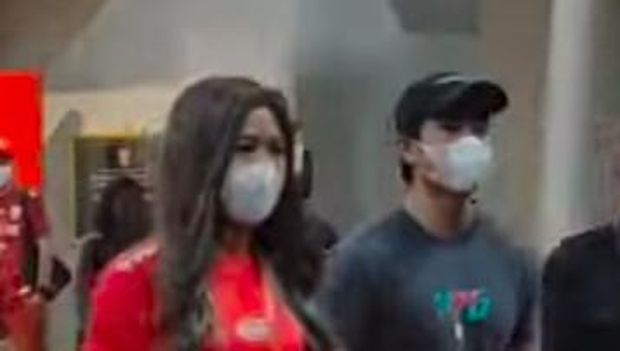 Kaesang dan Erika Gudono kepergok jalan bareng.