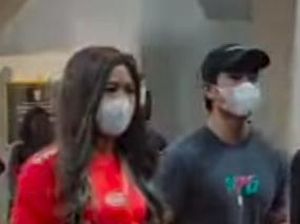 Ups... Kaesang Kepergok Jalan Bareng Erina Gudono, Pacaran? Ups... Kaesang Kepergok Jalan Bareng Erina Gudono, Pacaran?